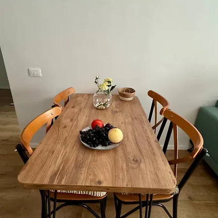 Erli's * Golem (Tirana)